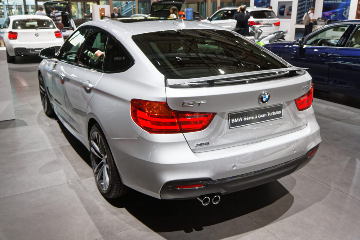 Trouvez votre BMW série 3 noire : occasions et modèles neufs