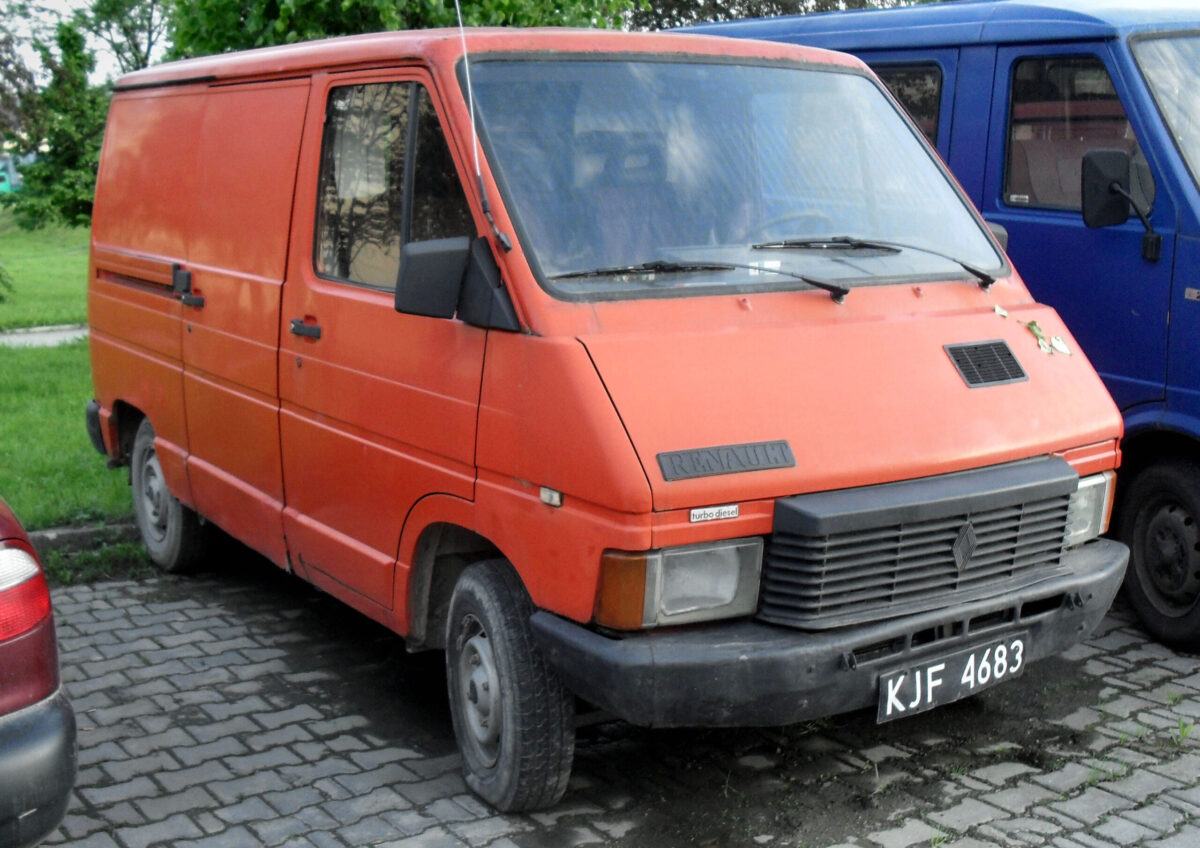 Comment choisir votre Renault Trafic blanc d’occasion : conseils et offres